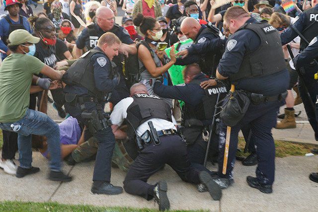 Protester shoots himself in the foot at Florissant protest